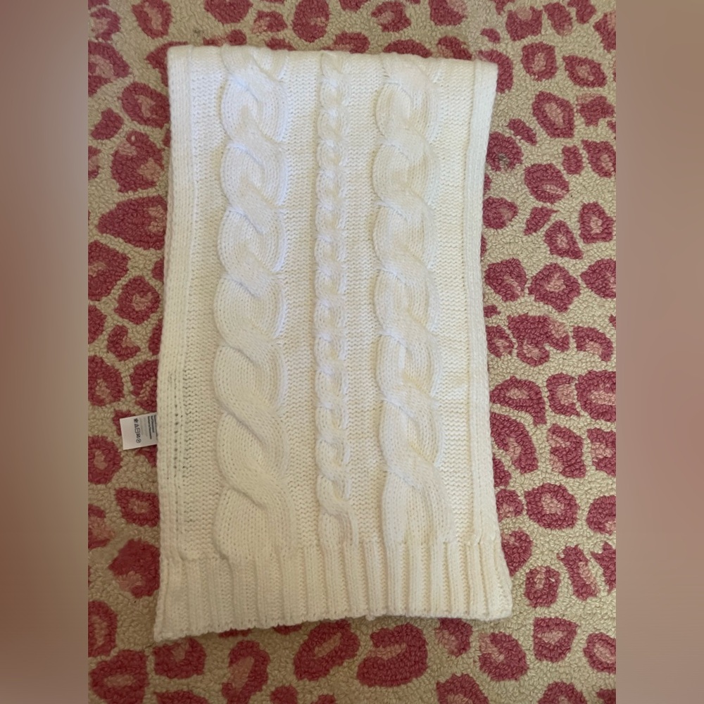 Crocheted creme scarf